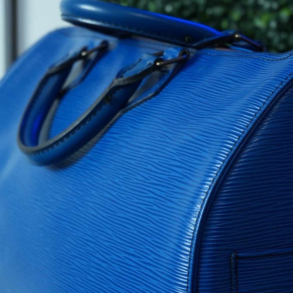 Speedy blue